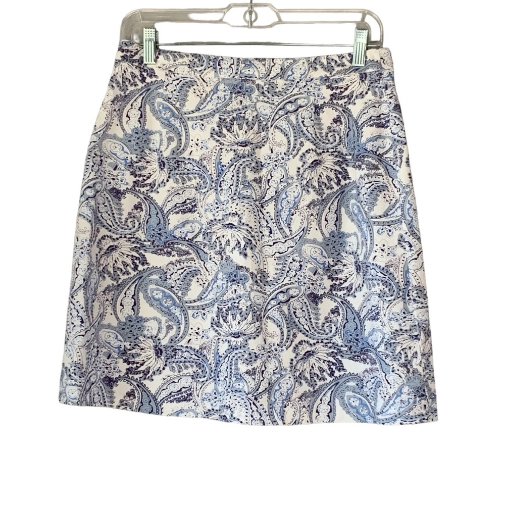 Margaret M white with blue paisley Aline Deandre skirt. Size S/P